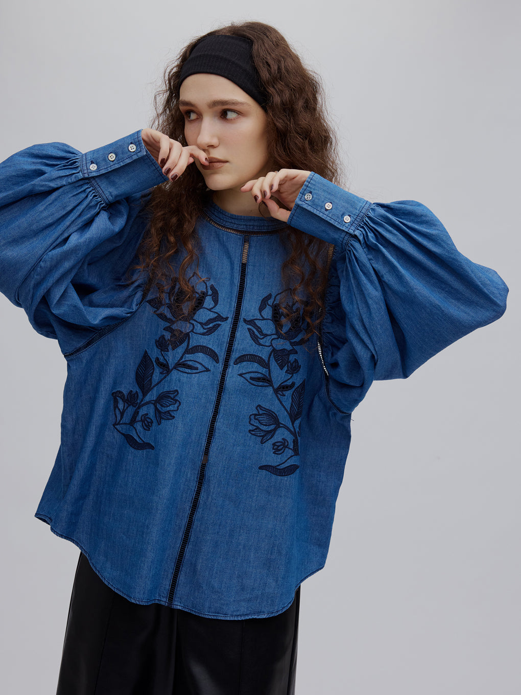 PUFF EMBROIDARY LACE BLOUSE