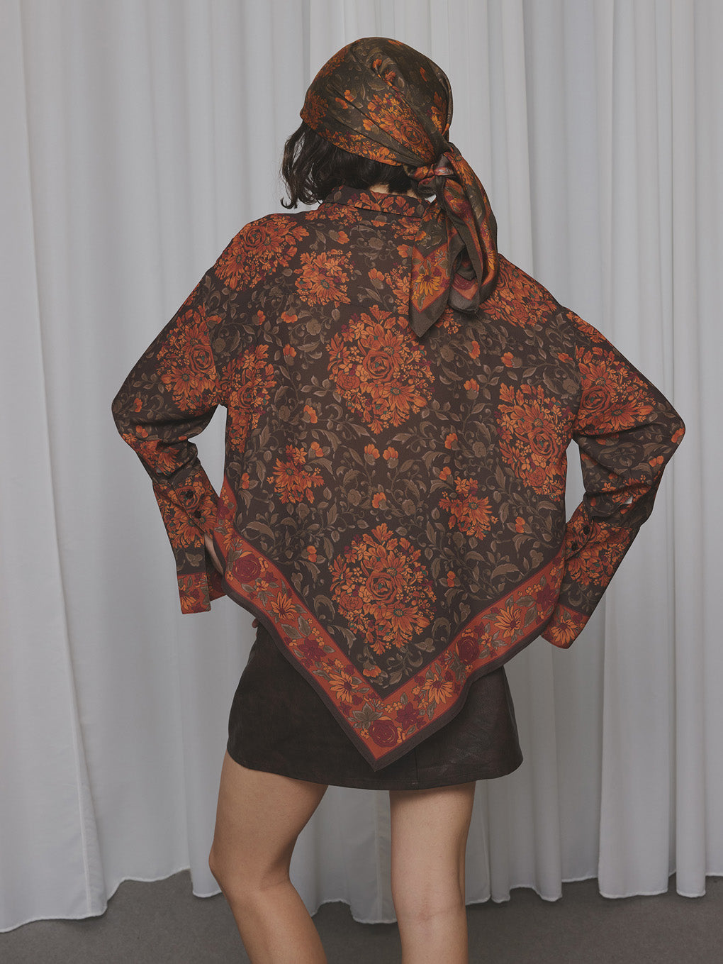 DAQHNE SCARF SHIRT