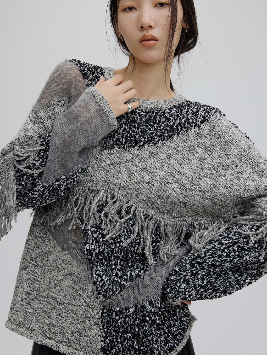 DOCKING PATTERN FRINGE KNIT