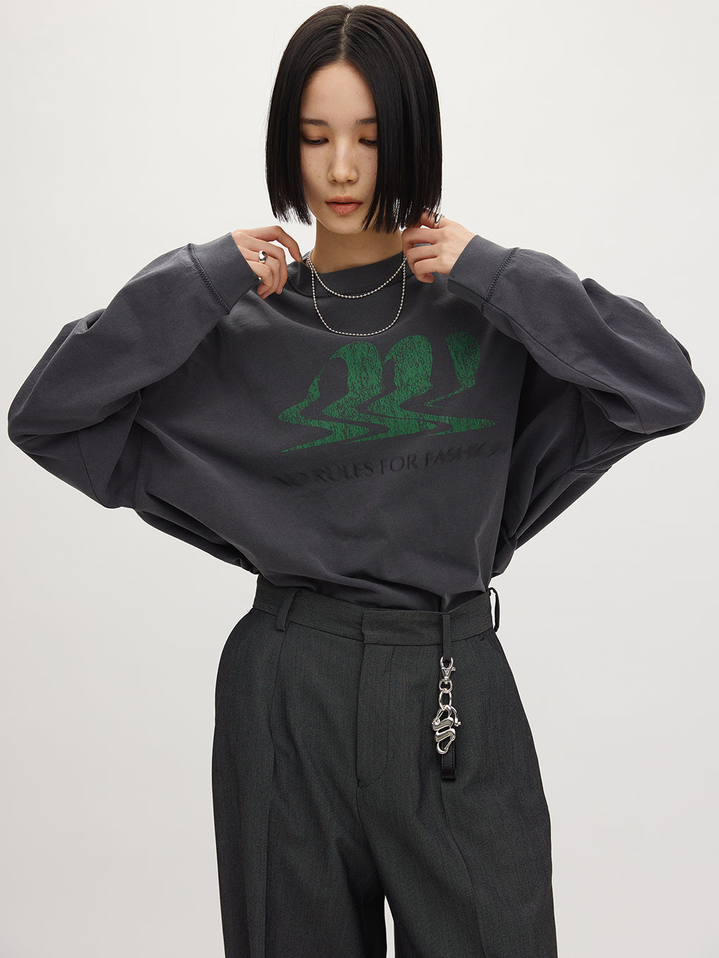 AM LOGO OVER LONG TEE