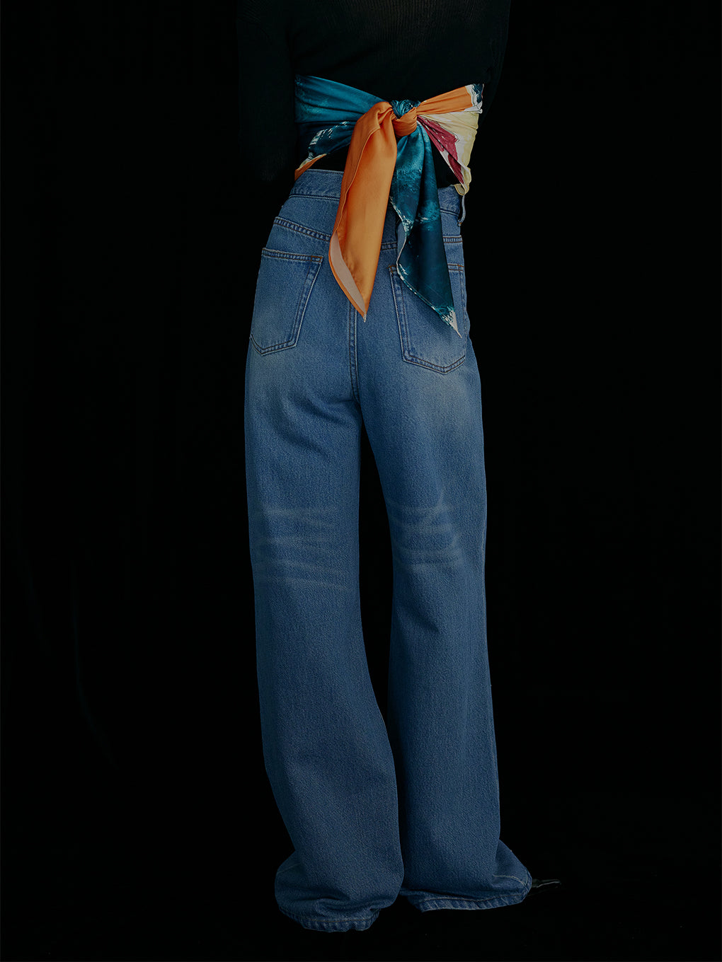 UND BIJOU STRAIGHT DENIM PANTS