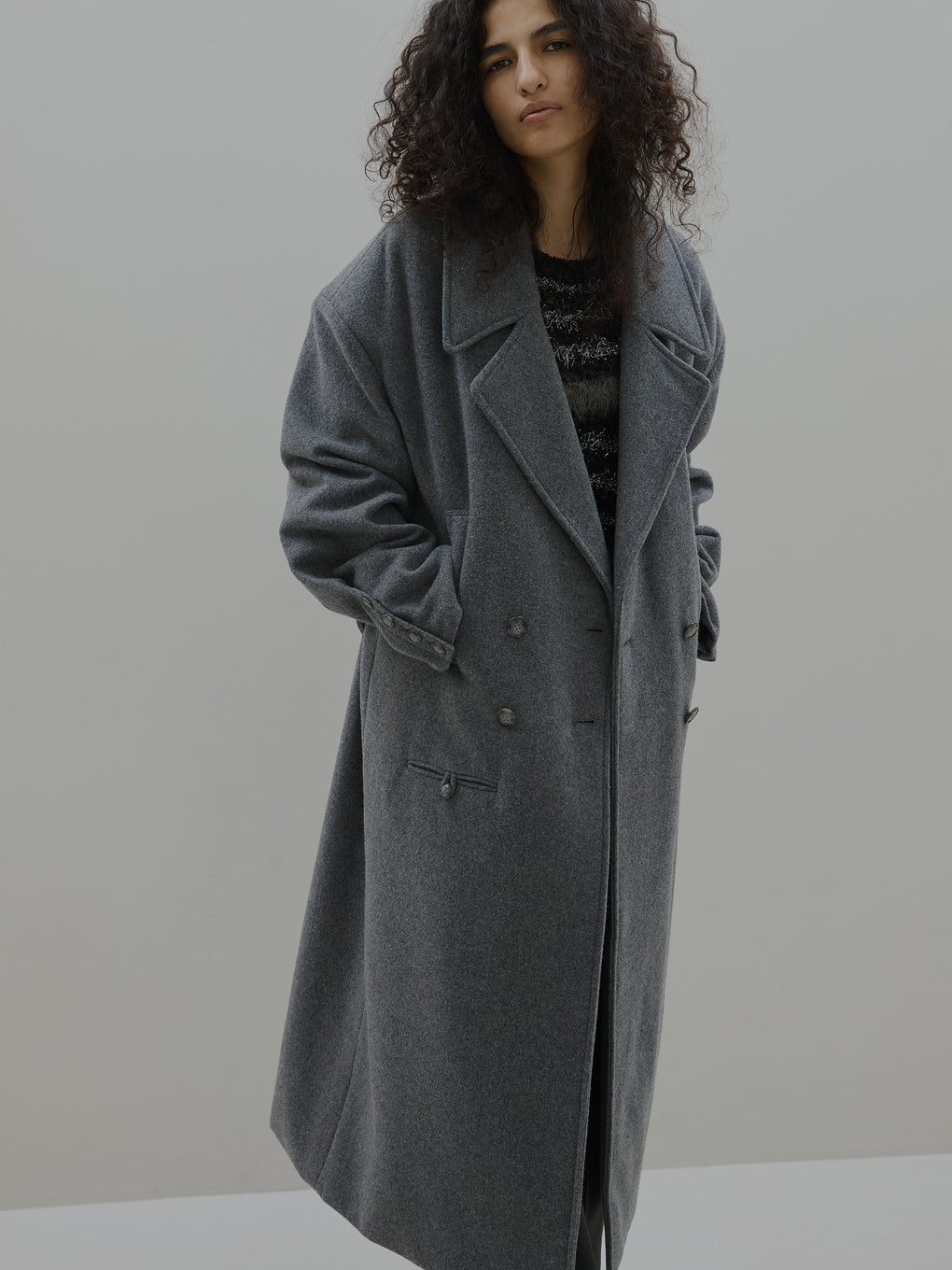 WIDE SHOULDER WOOL CHESTER COAT