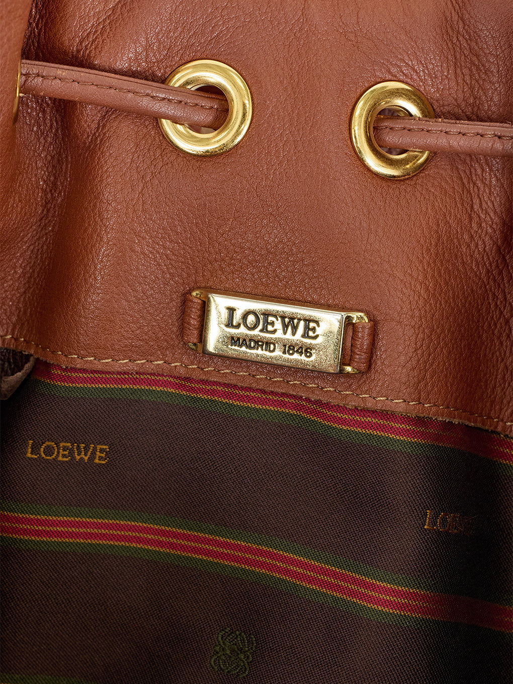 LOEWEアナグラムナッパレザーフラップバッグ