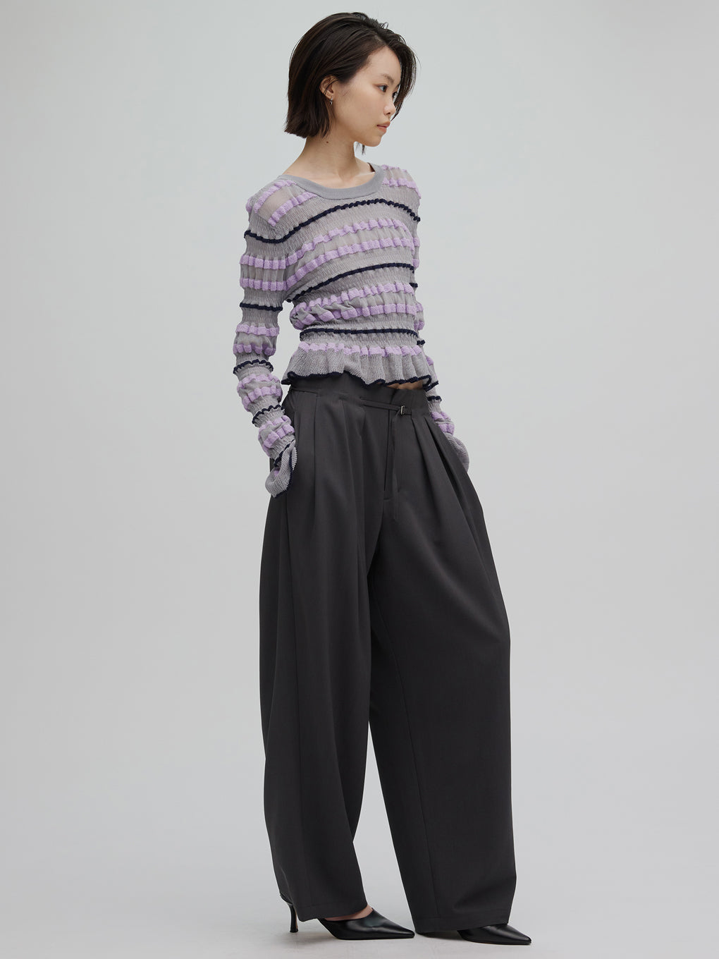 MULTI TUCK NARROW BELT PANTS