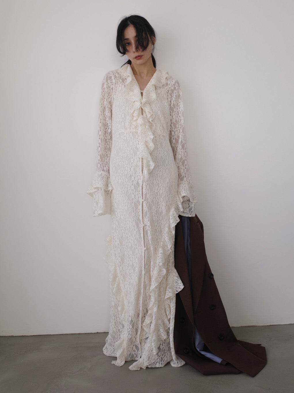 UND 2WAY CUT LACE FRILL DRESS