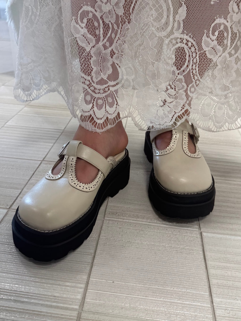 BROGUE SLIDE LOAFER