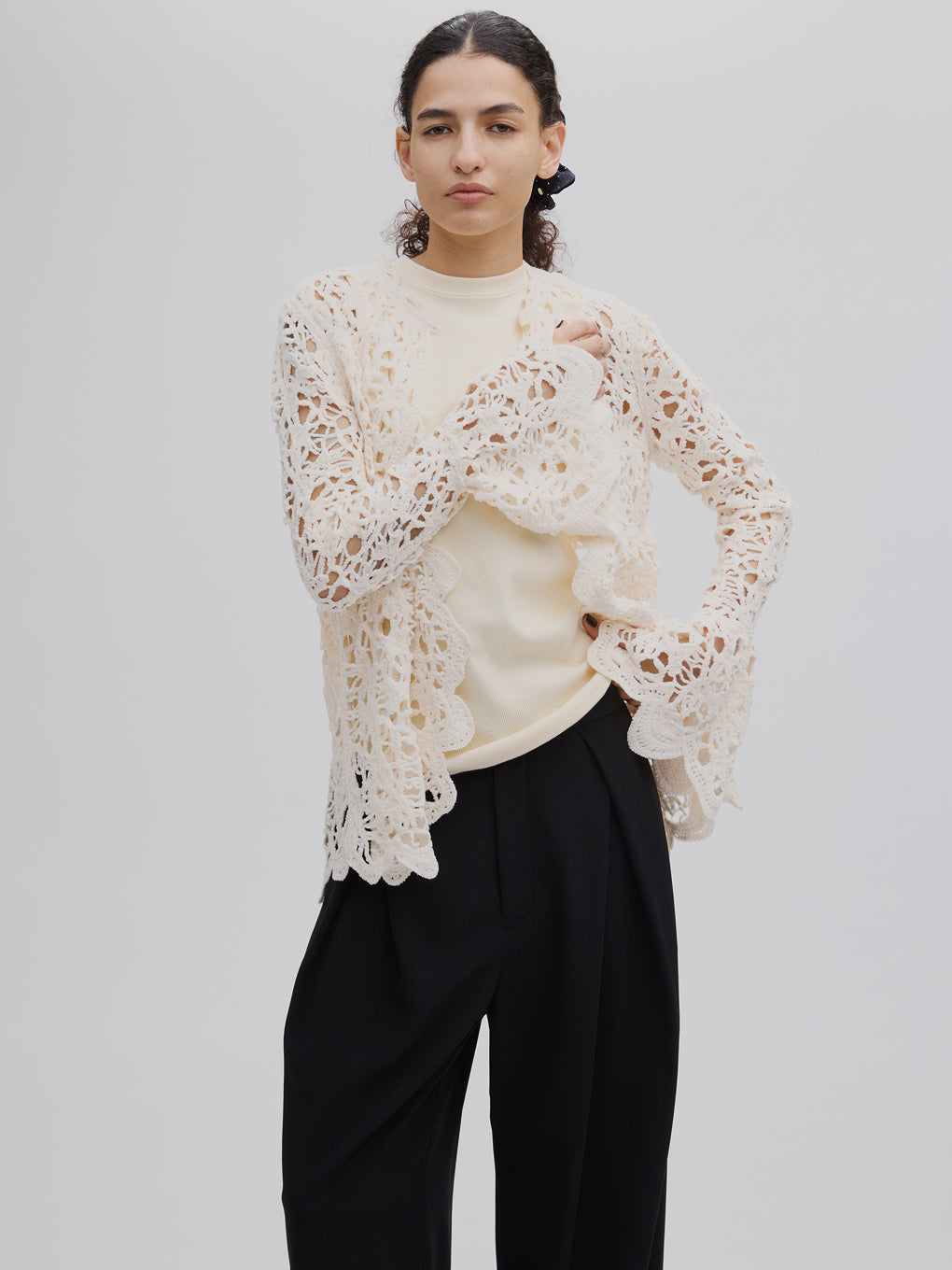 UND VELOUR LACE PEPLUM KNIT TOP