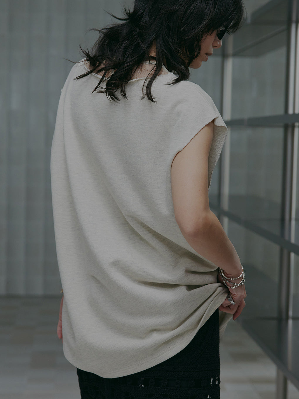 LAYERED URAKE OVER TANK TOP