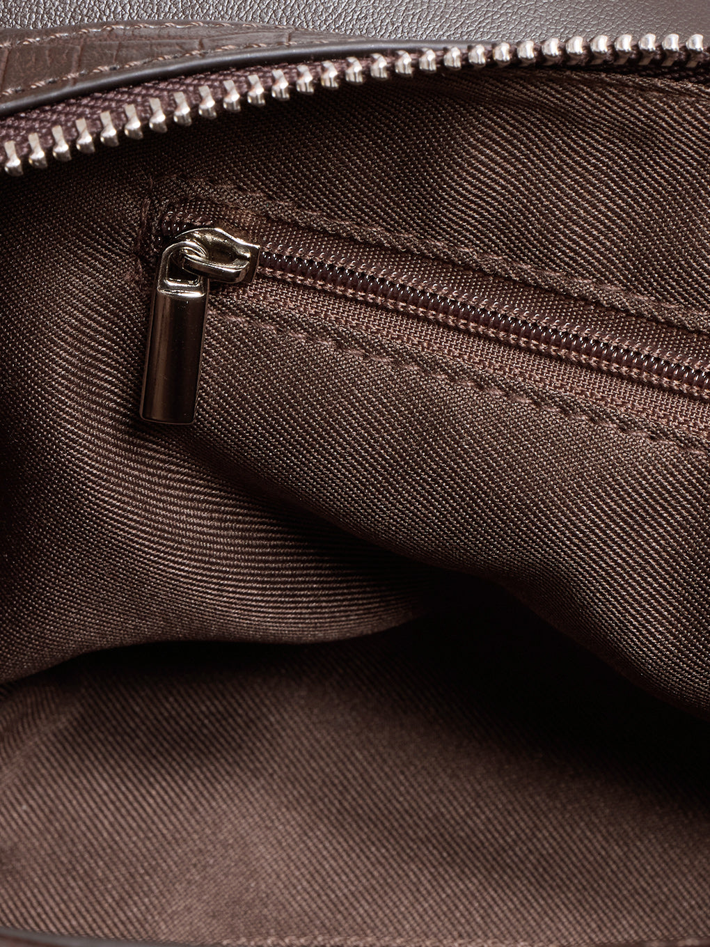 UND WIDE FLAP SHOULDER BAG