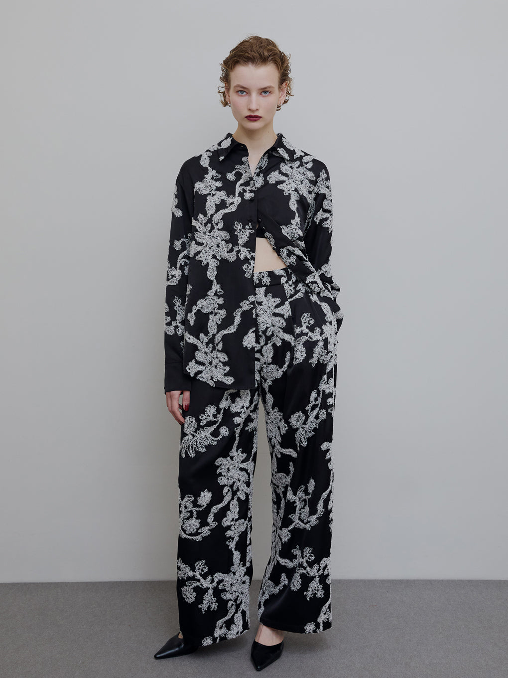 MOLE YARN EMBROIDERY SATIN SHIRT
