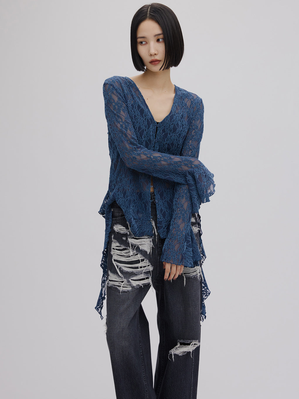 UND 2WAY CUT LACE FRILL TOP