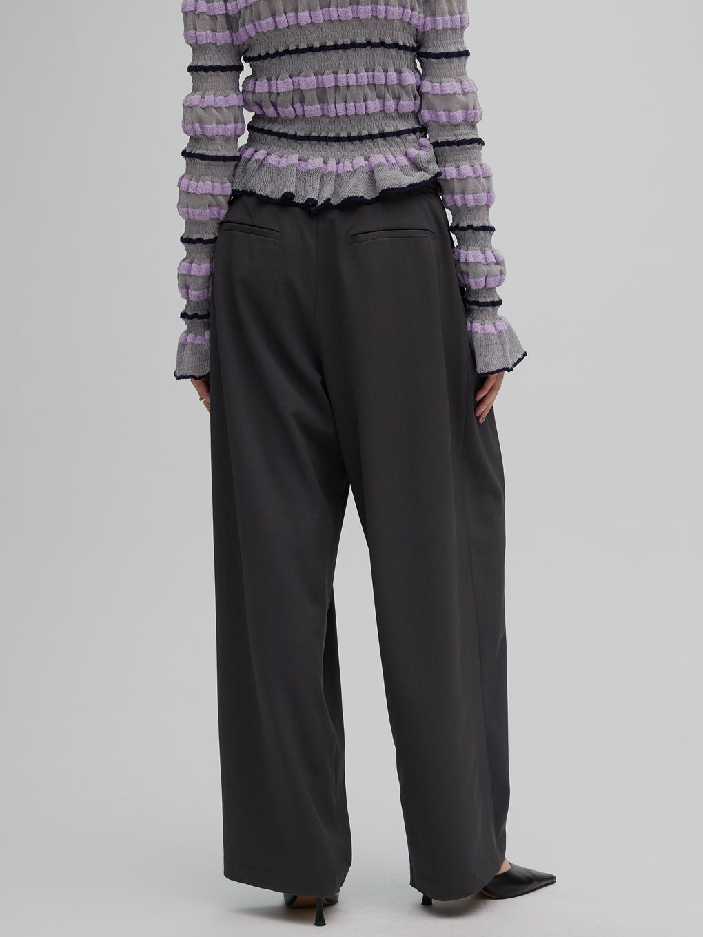MULTI TUCK NARROW BELT PANTS