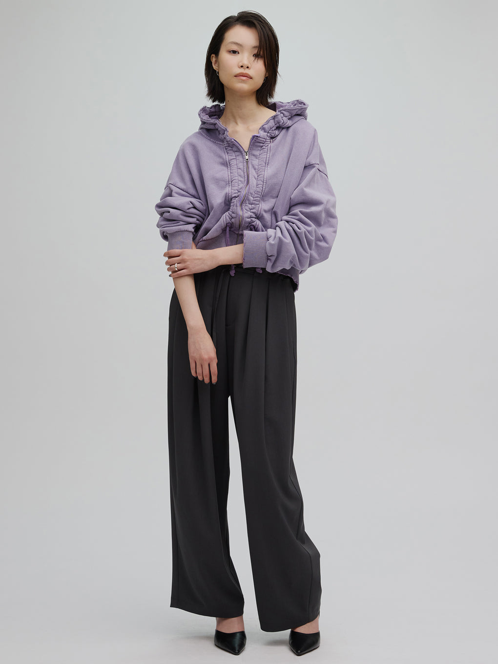MULTI TUCK NARROW BELT PANTS