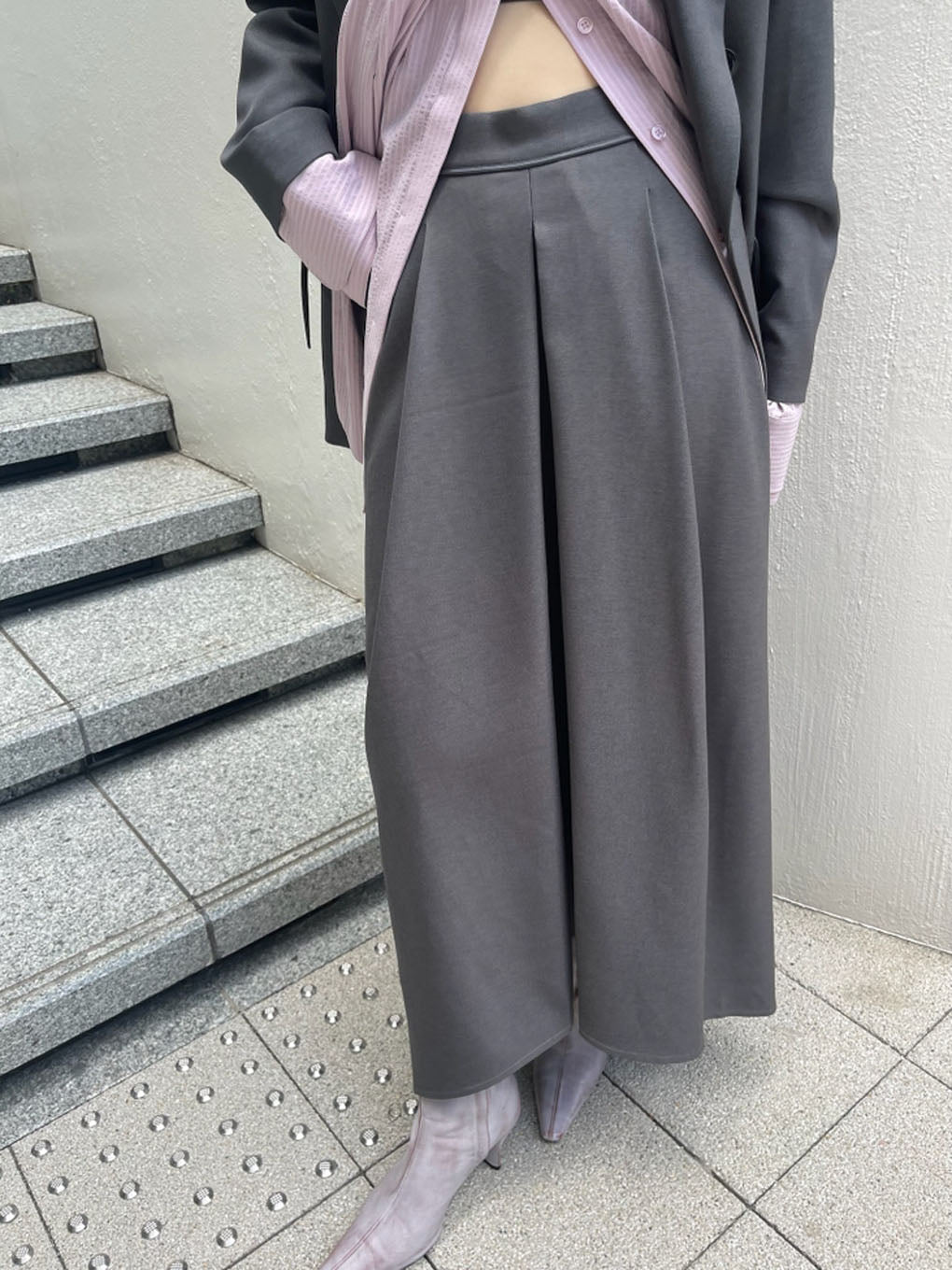 UND CENTER FLARE SKIRT