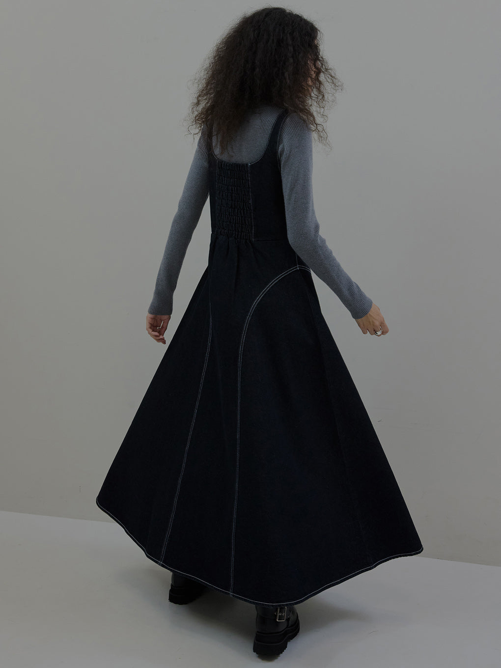 UND HIGH NECK BUTTON KNIT TOP