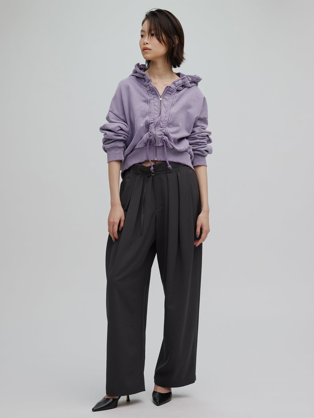 MULTI TUCK NARROW BELT PANTS