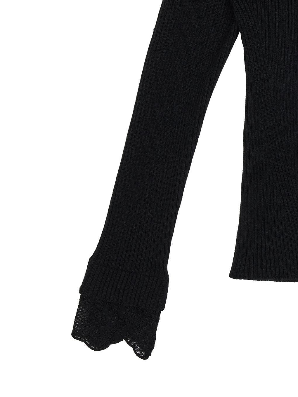 UND SCALLOPED LACE KNIT TOP