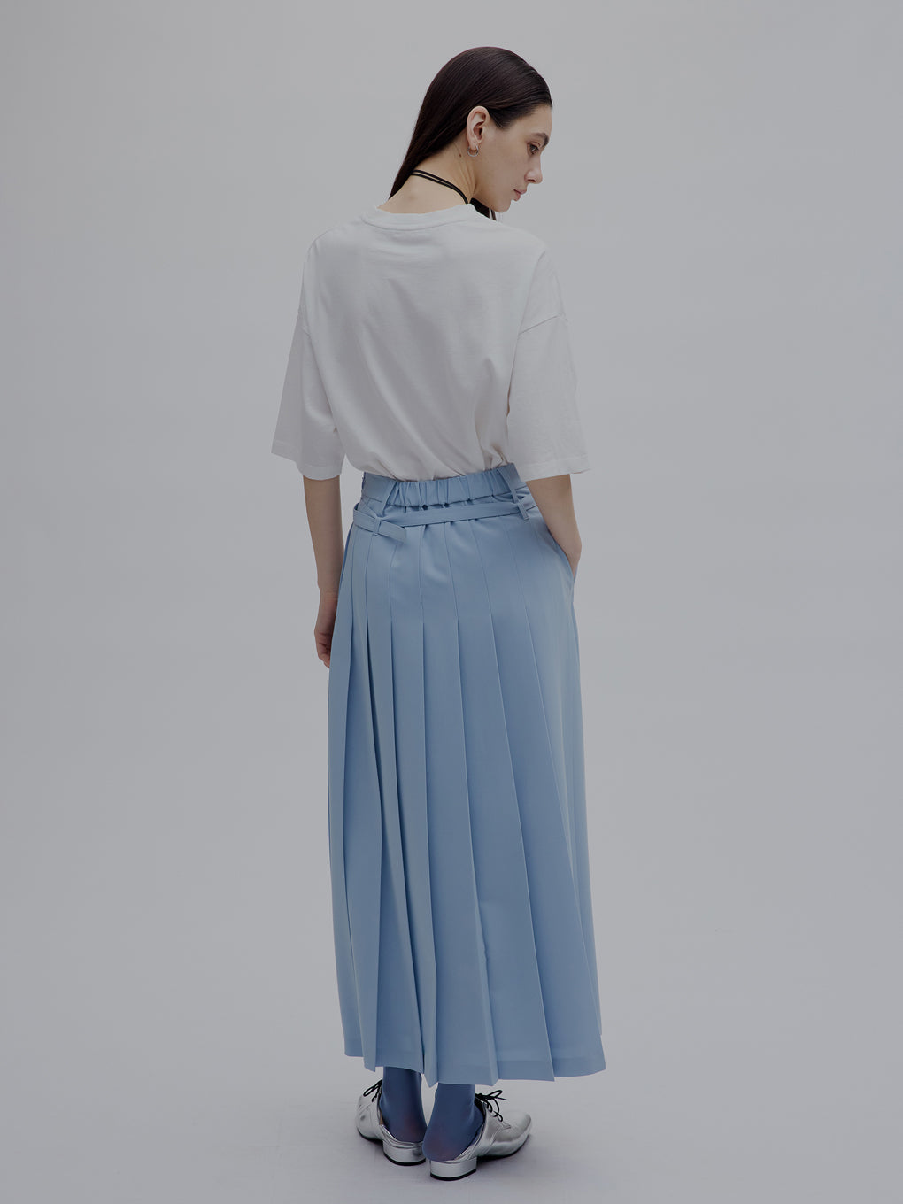 MEDI LOW BELT PLEATS SKIRT