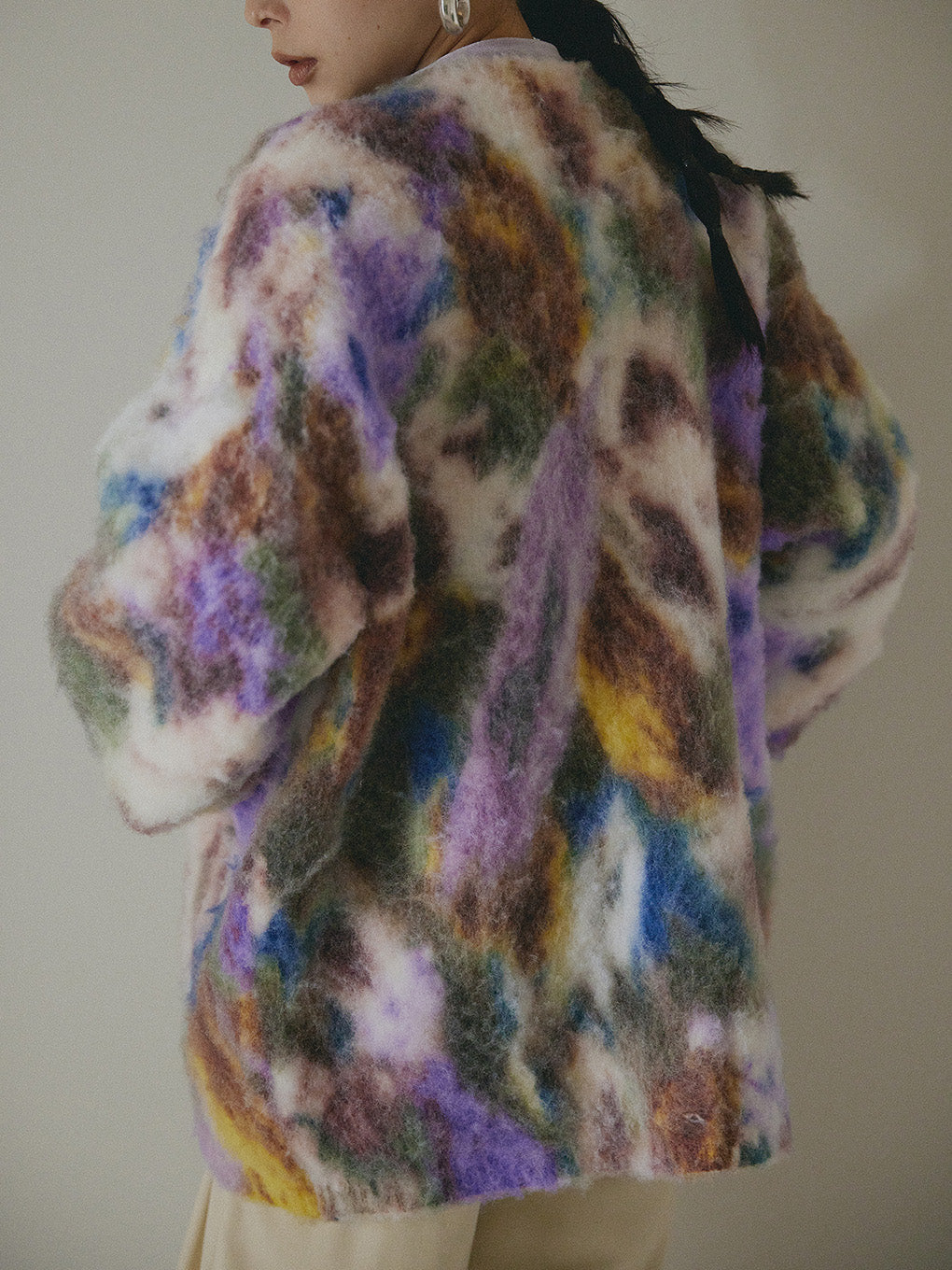 UND TEXTURE ART FLOWER KNIT CARDIGAN