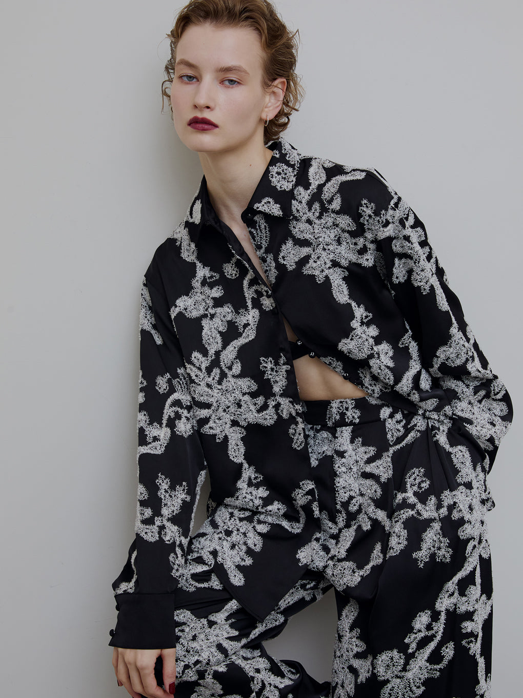 MOLE YARN EMBROIDERY SATIN SHIRT