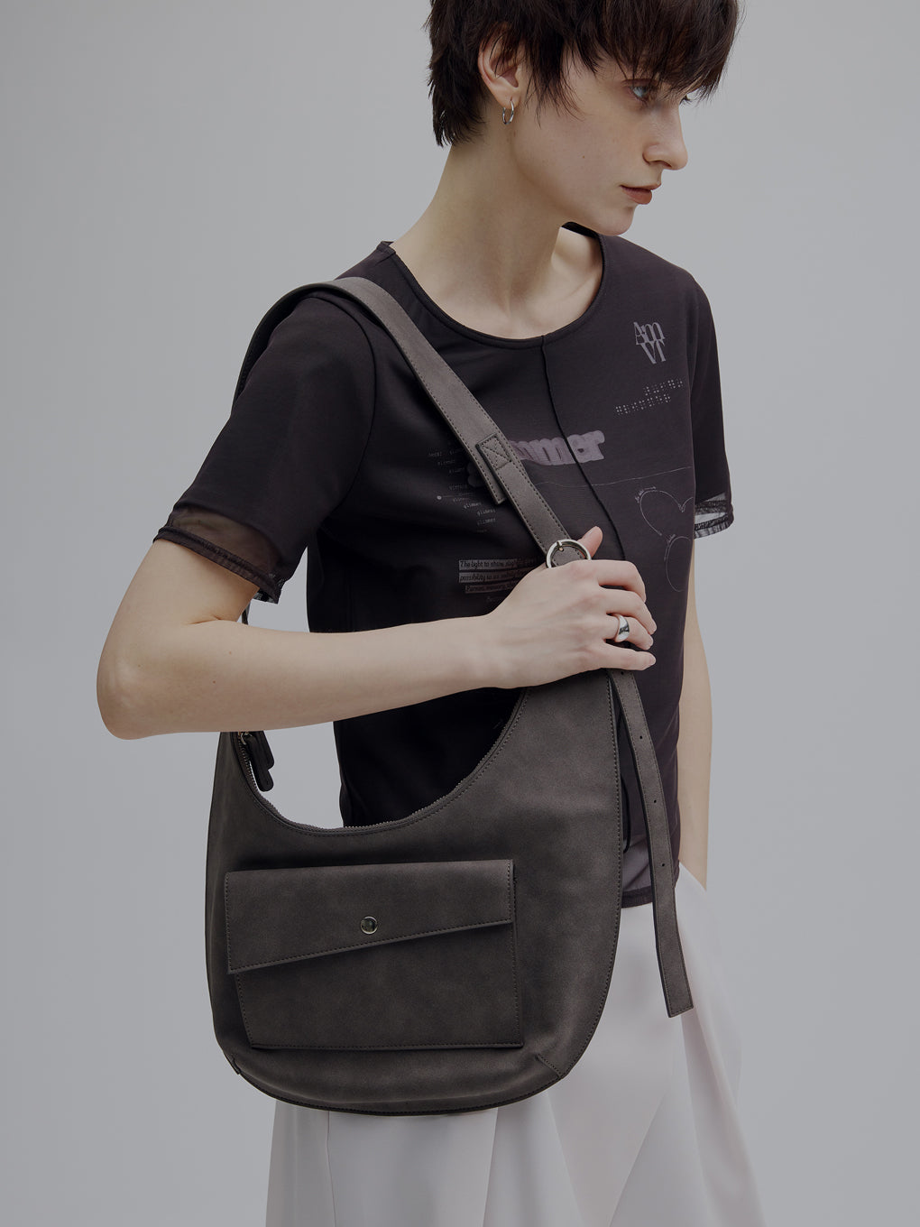 BODY FIT SHOULDER BAG