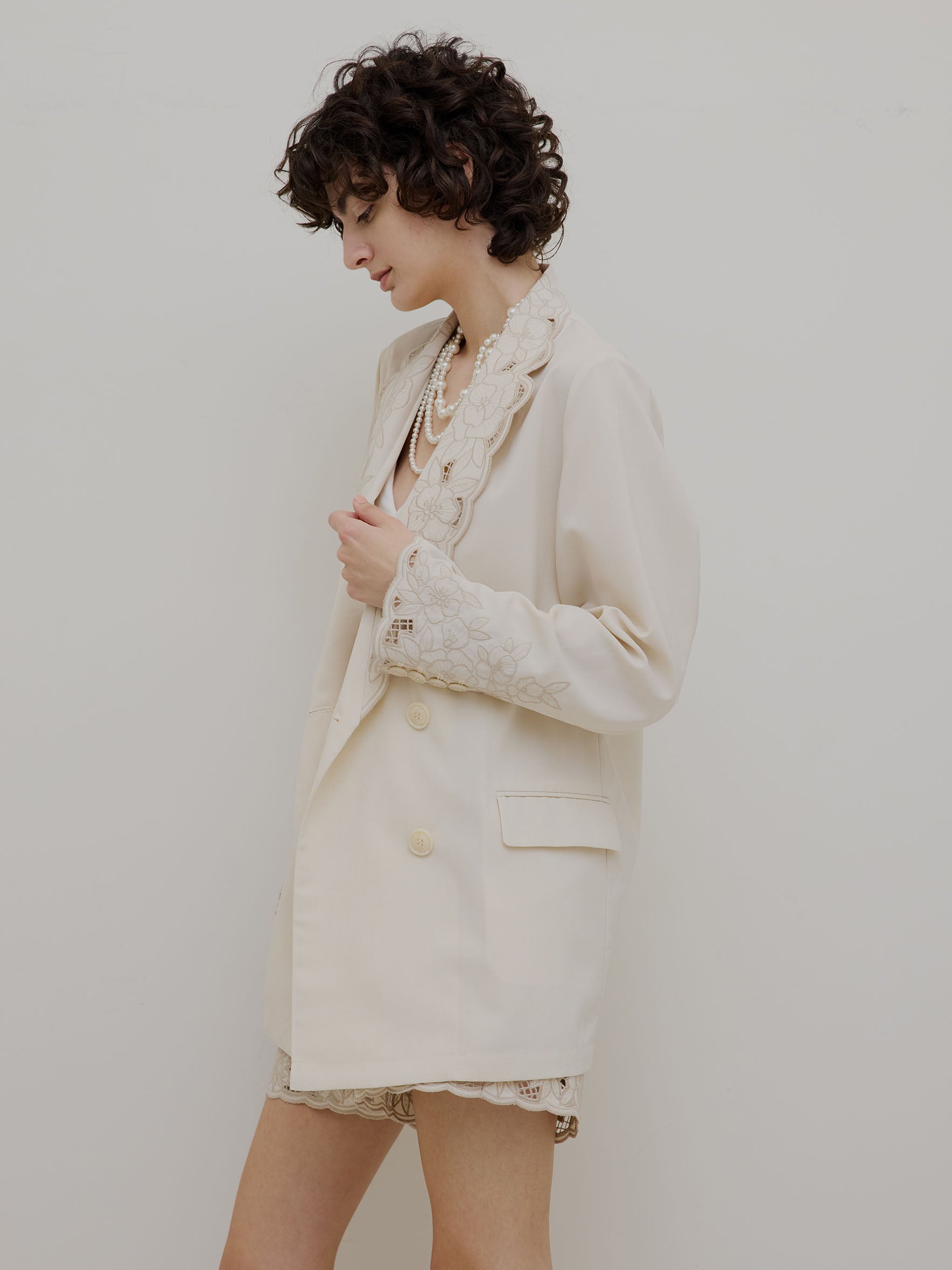 MEDI LACE EMBROIDERY COLLAR JACKET