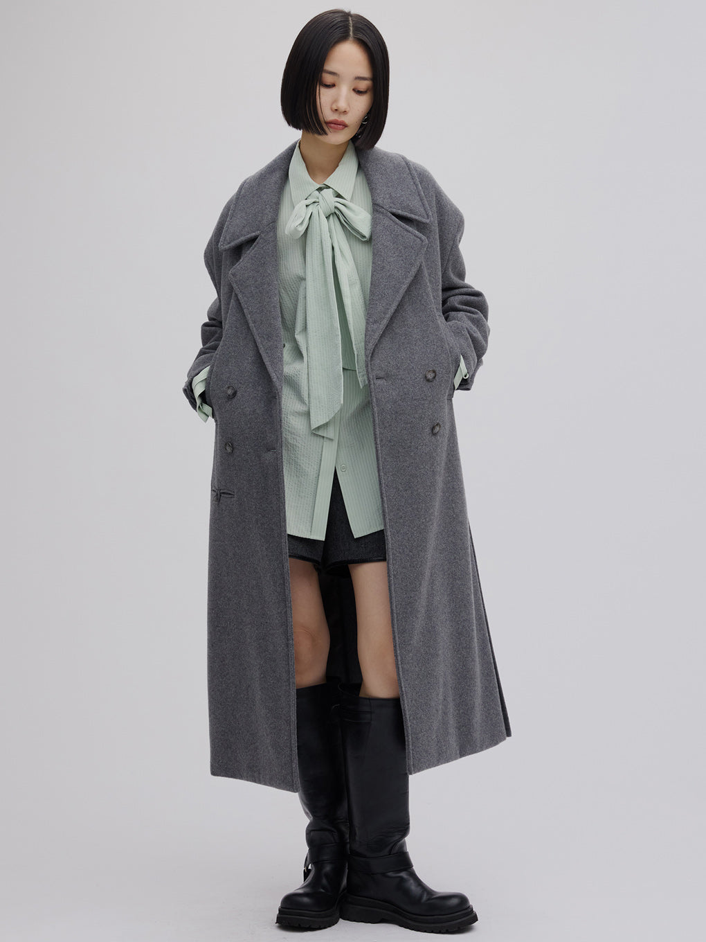 WIDE SHOULDER WOOL CHESTER COAT