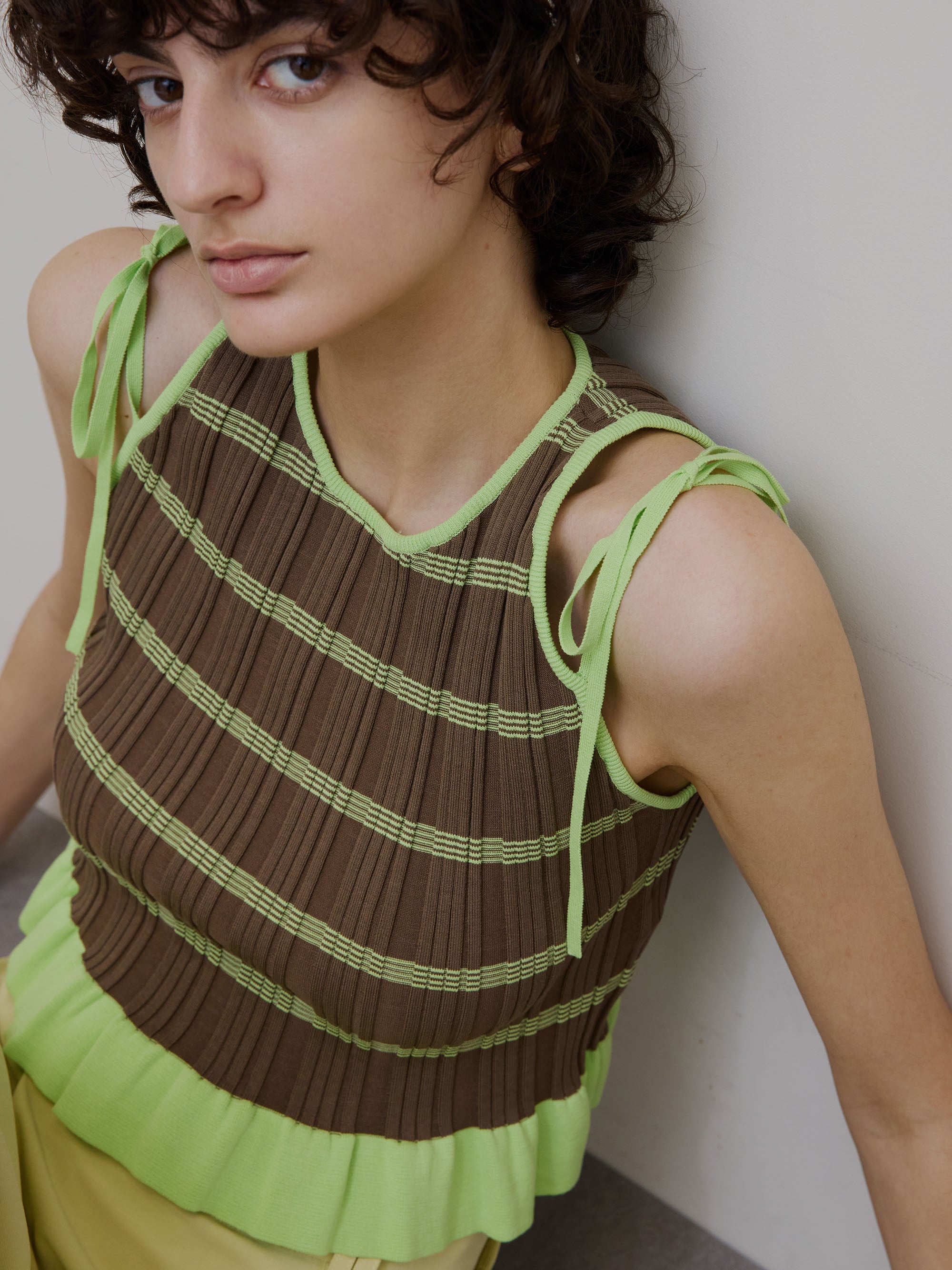 MEDI PURIPURI SHORT KNIT TOP