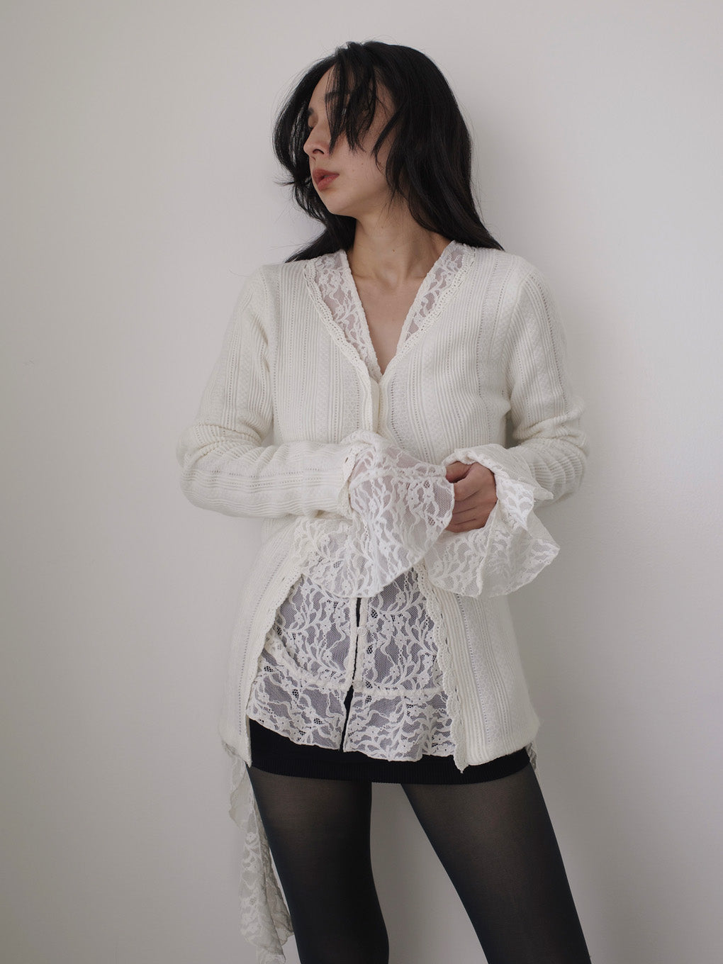 UND 2WAY CUT LACE FRILL TOP