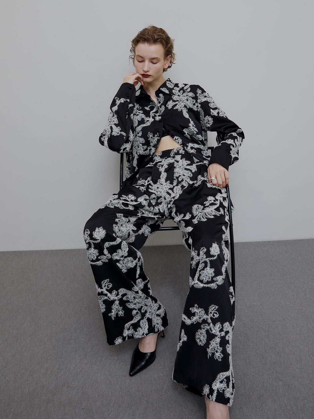 MOLE YARN EMBROIDERY SATIN SHIRT