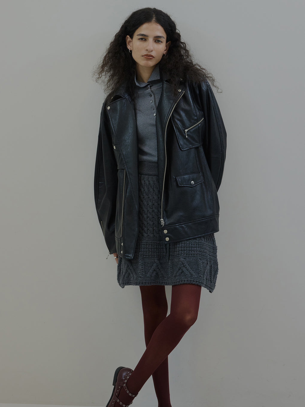 UND HIGH NECK BUTTON KNIT TOP