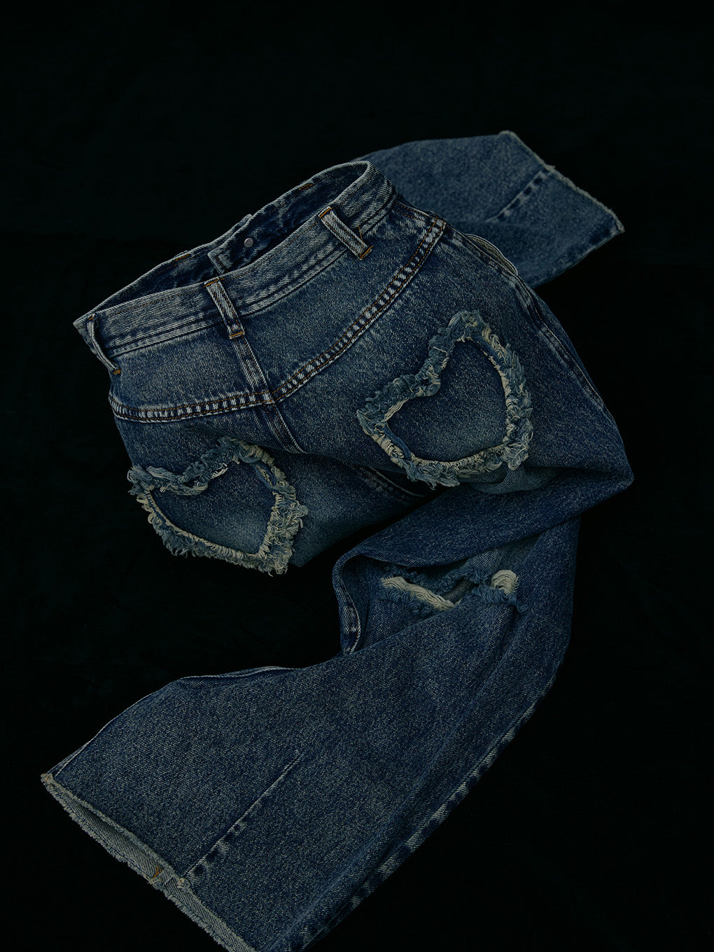 HEART PATCH DAMAGE DENIM PANTS