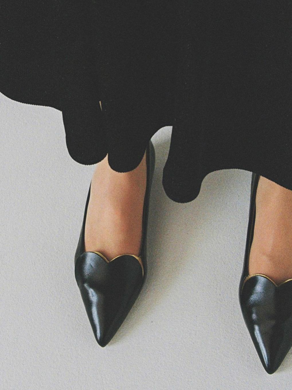 HEART MOTIF POINTED TOE PUMPS