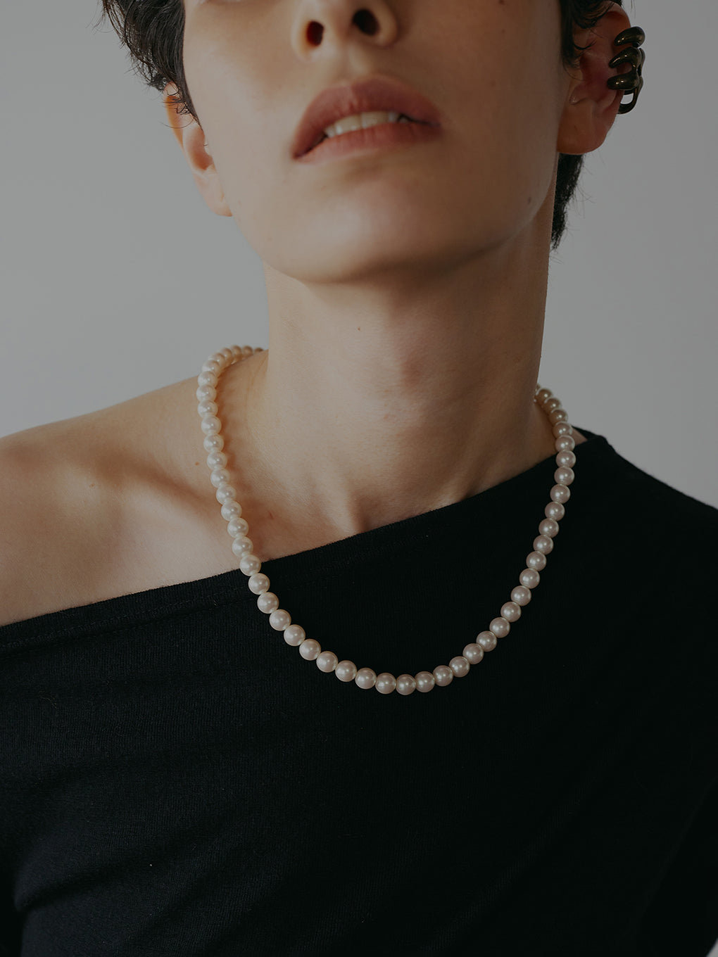 Bijou R.I Ribbon Pearl Necklace