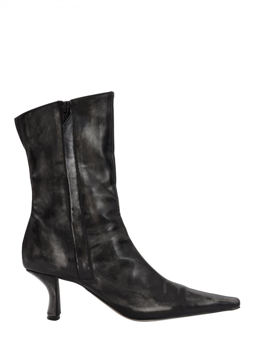 POINTED TOE GRUNGE LIKE BOOTS