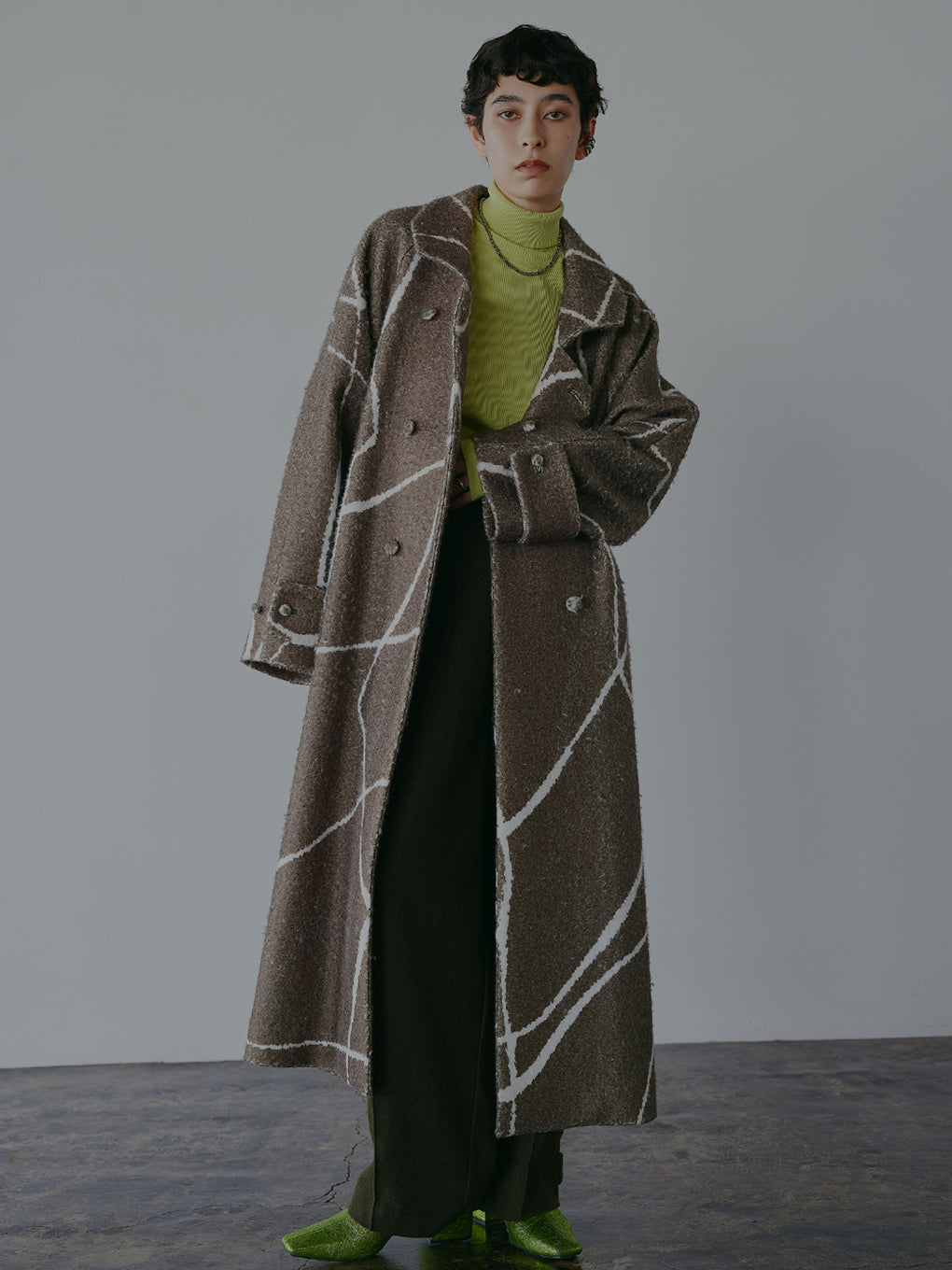 LITTLE FLARE LINE ART LONG COAT