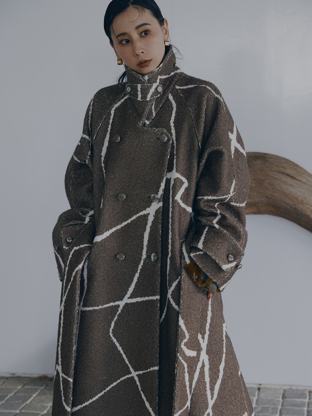 LITTLE FLARE LINE ART LONG COAT