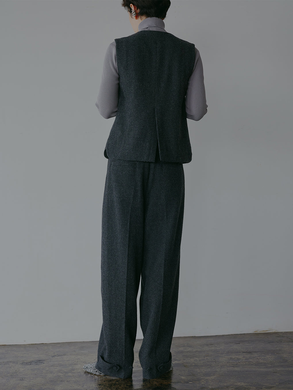 FORM WOOL STRAIGHT PANTS