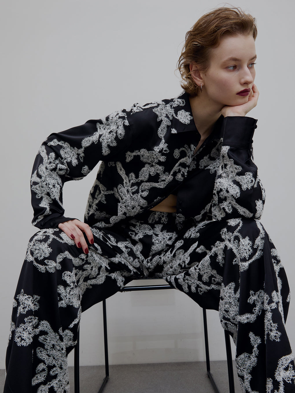 MOLE YARN EMBROIDERY SATIN SHIRT