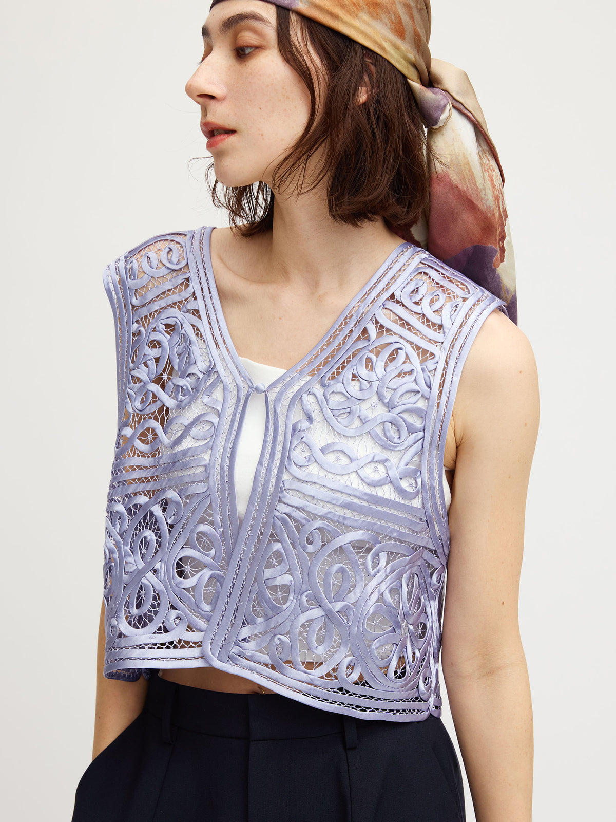 2WAY SATIN BATTEN LACE VEST 