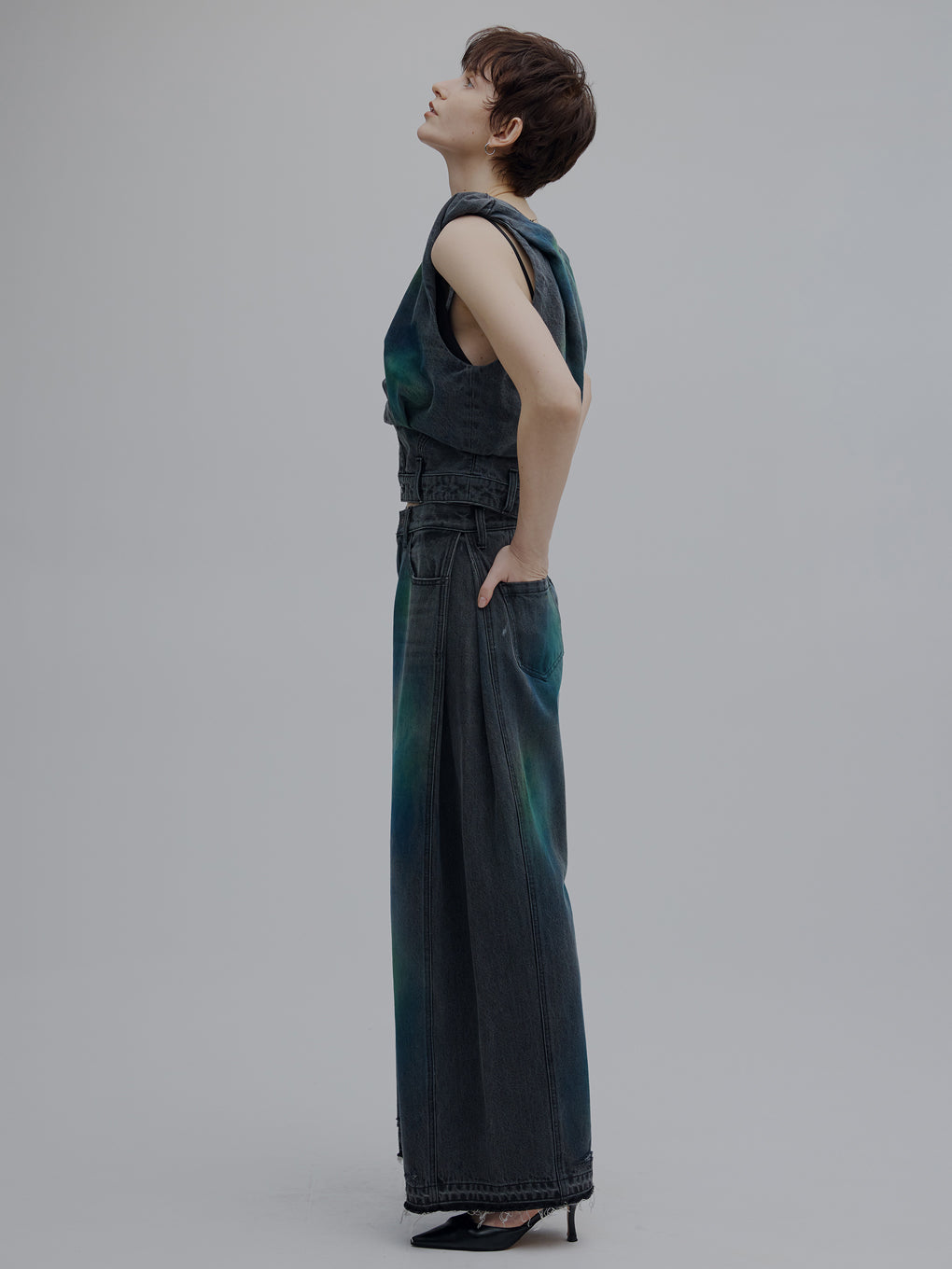 TWIST SHOULDER PAINT DENIM TOP