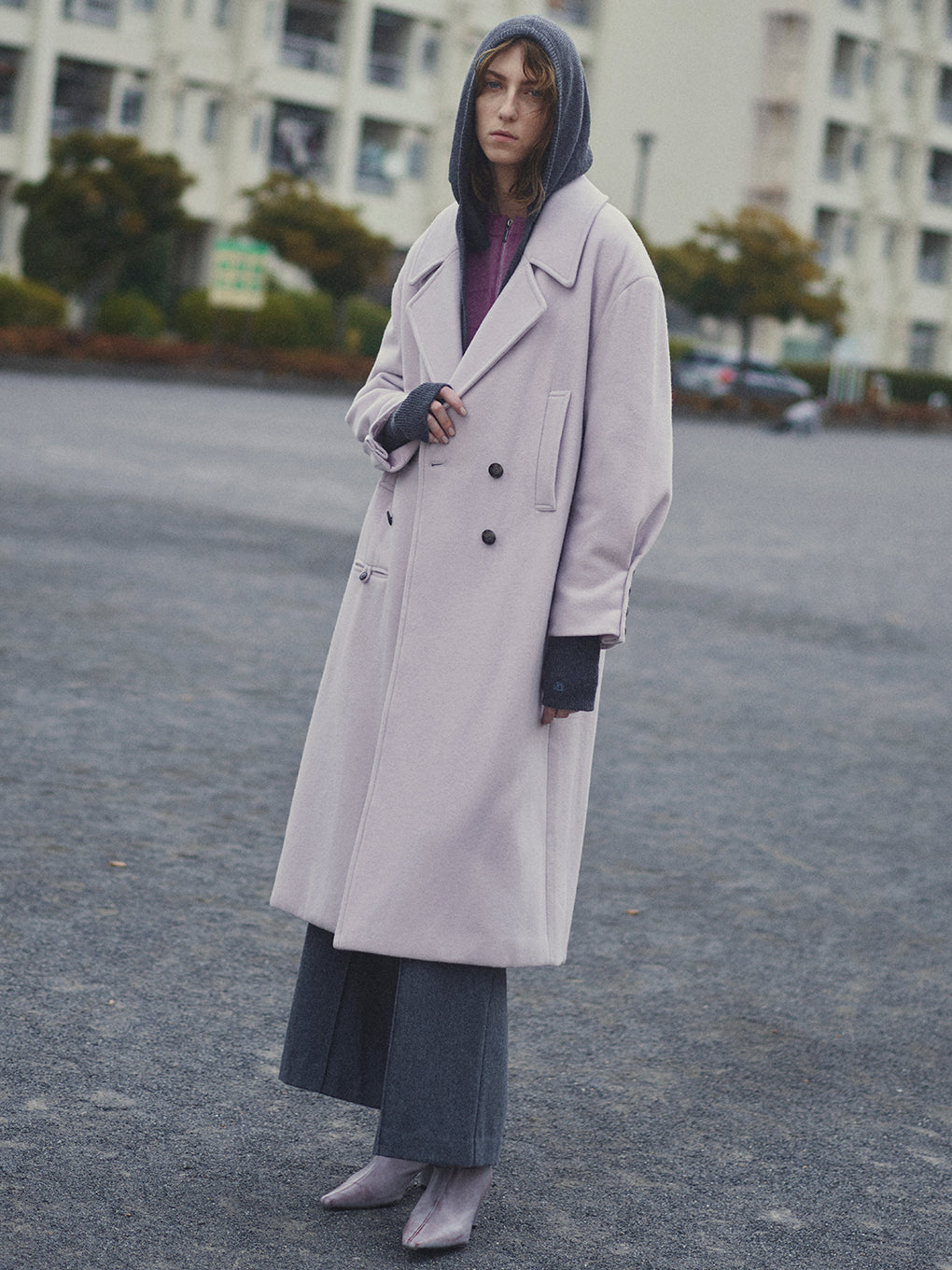 WIDE SHOULDER WOOL CHESTER COAT