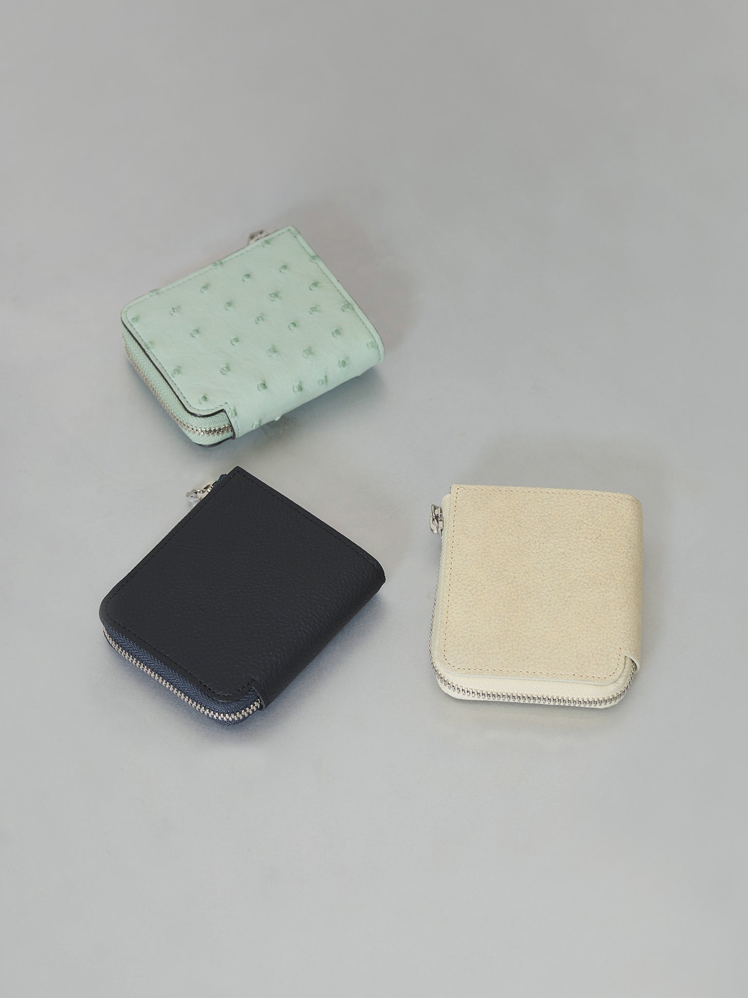 未使用✨ CRISTY VERY COMPACT WLT.5 ITTI/イッチ/CRISTY VERY COMPACT WLT .5 / SHIRO | B'2nd（ビー