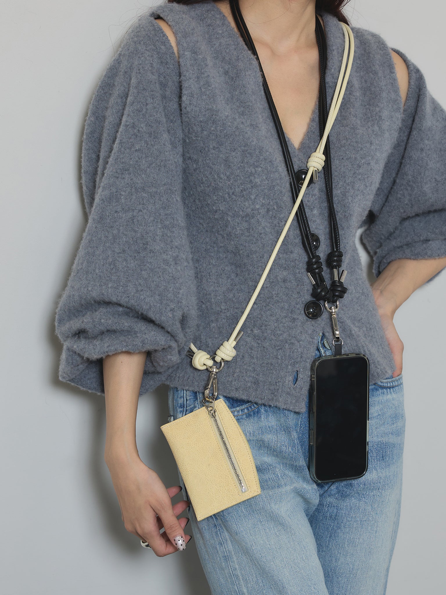 ITTI HERRIE PHONE STRING