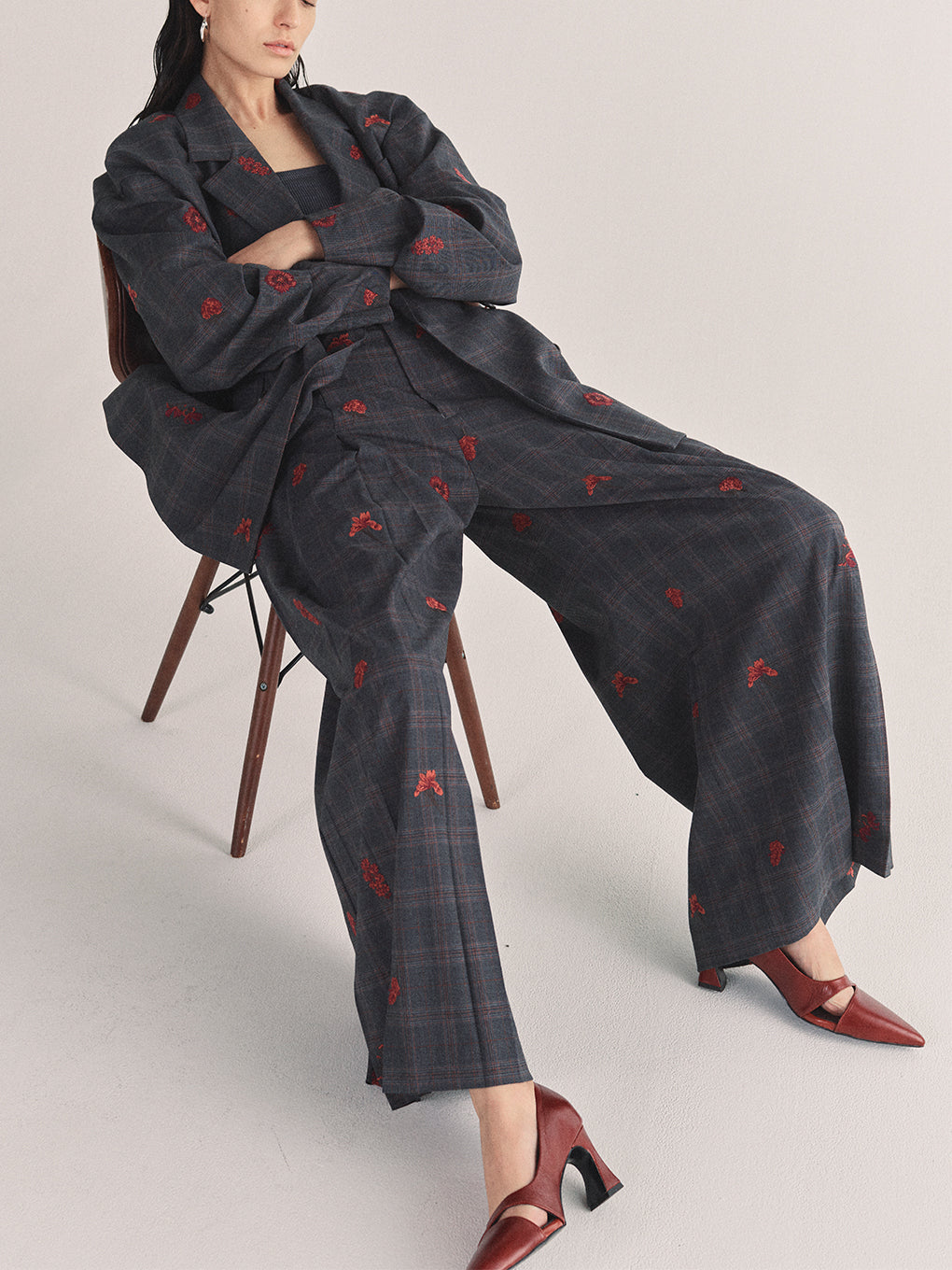 CHECK FLOWER PLEATS PANTS
