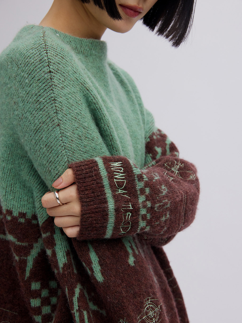 NEWS PAPER JACQUARED KNIT TOP
