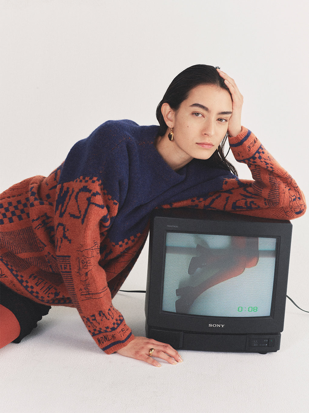 NEWS PAPER JACQUARED KNIT TOP