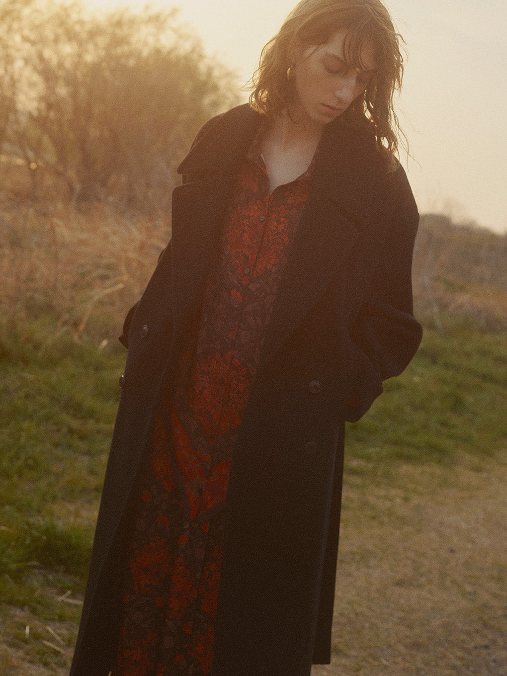 WIDE SHOULDER WOOL CHESTER COAT