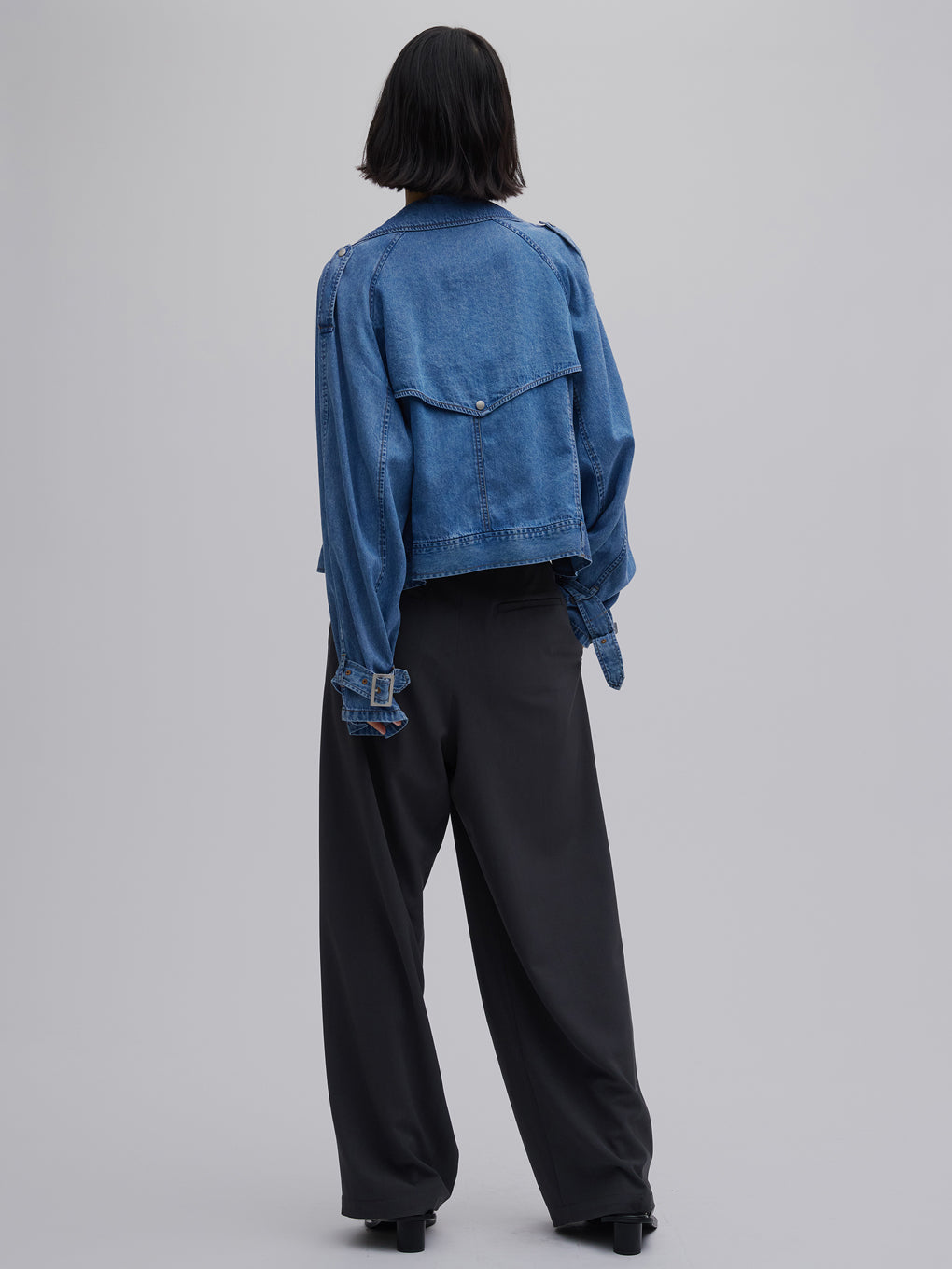 MULTI TUCK NARROW BELT PANTS