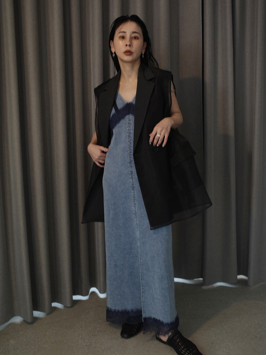 MEDI 2WAY DENIM LIKE LACE DOCKING DRESS